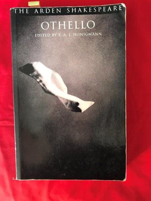 Play - Othello, with notes and commentary